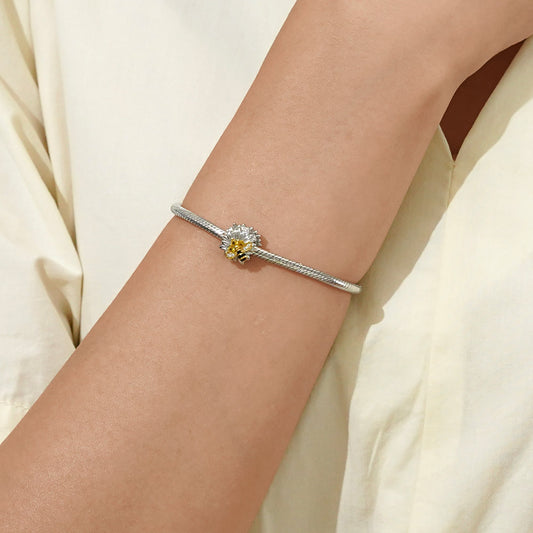 Gnoce Sparkling Honey Bee Charm_5