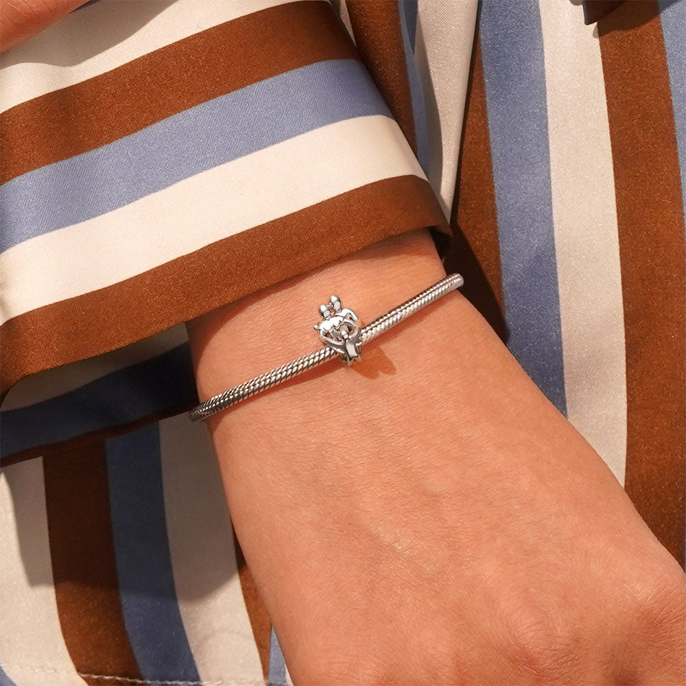 Gnoce Happy Family Embraces Charm_5