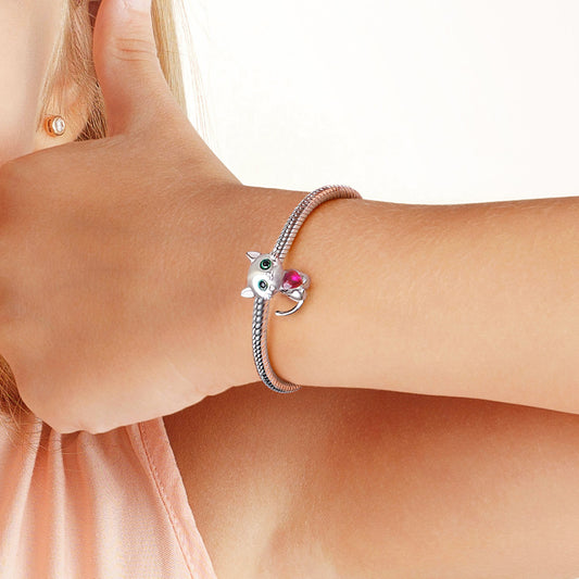 Gnoce Cat Embraces Heart Gem Charm_5