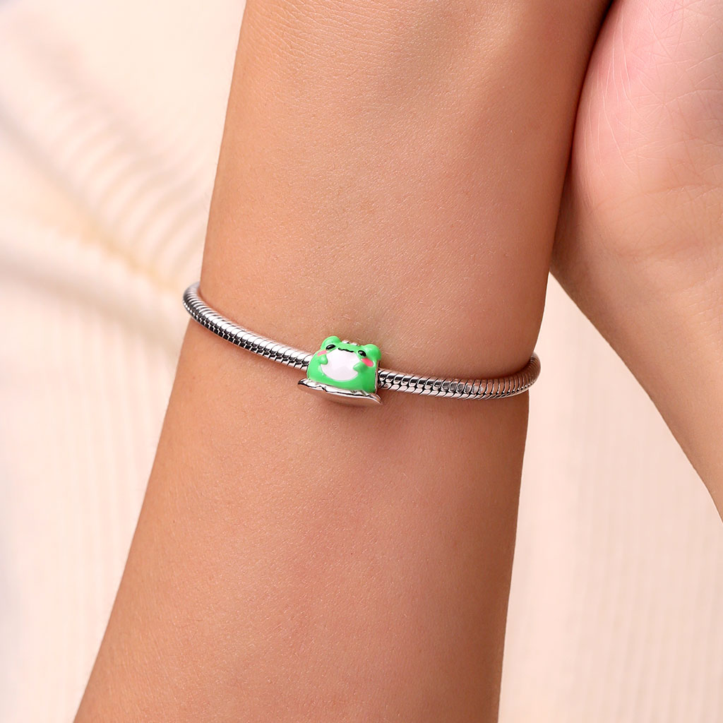 Gnoce Fuwuffle Matcha the Lucky Frog Charm_5