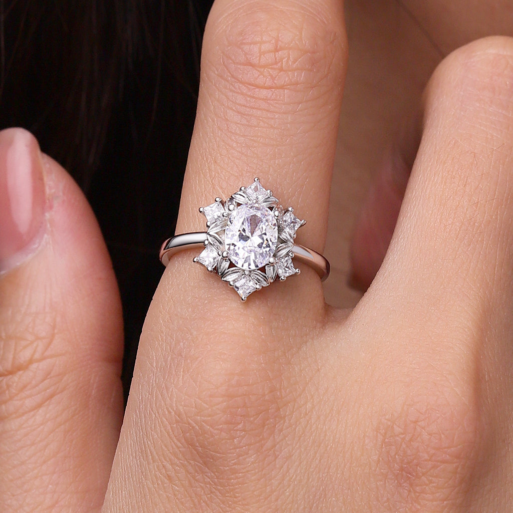 Gnoce Classic Leaf-Cut White Zirconia Ring_5