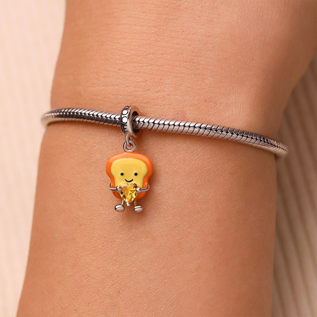 Gnoce Fun Toast Slices Embraces Love Charm_7