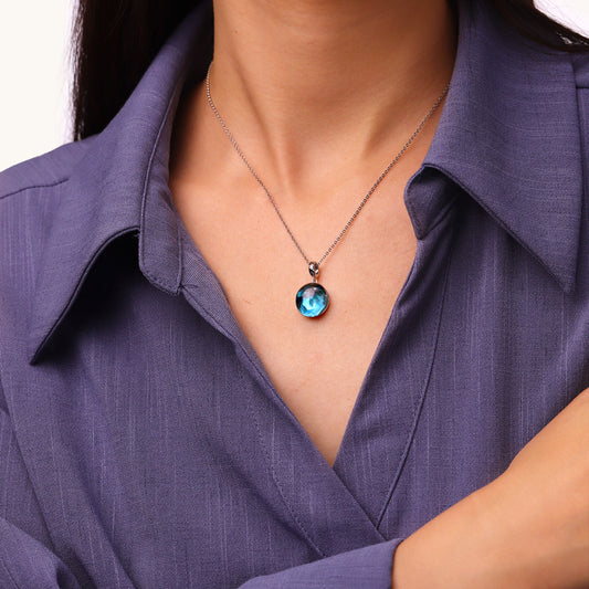 Gnoce Deep Sea Journey - Hammerhead Shark Glass Projection Pendant Dangle Charm_7