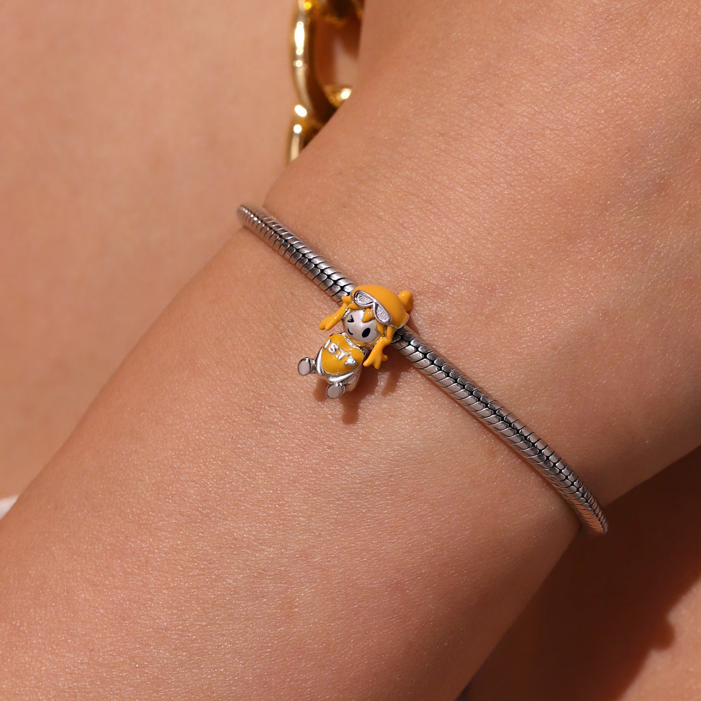 Gnoce MBTI ISTP Personality Type Embraces Love Charm_6