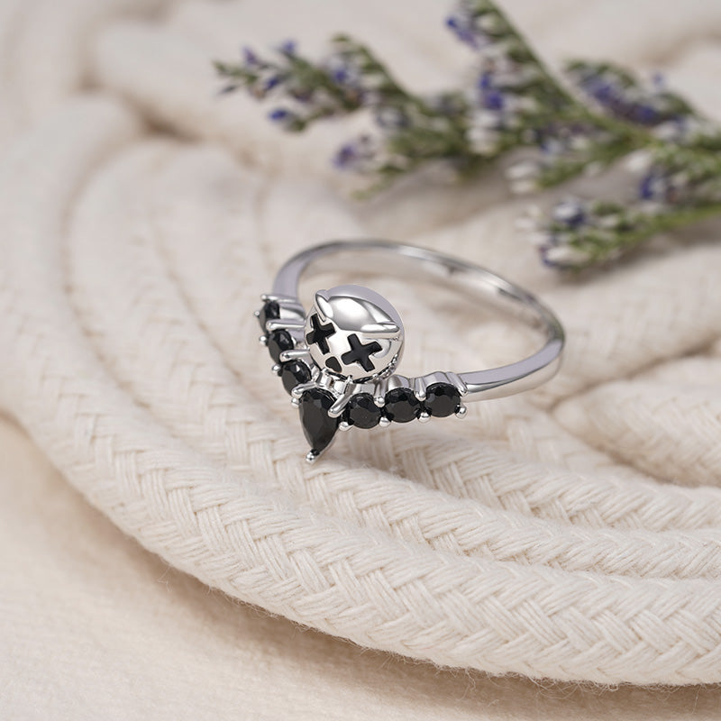 Little Devil V Ring Sterling Silver Inlaid with Black Gemstones_2