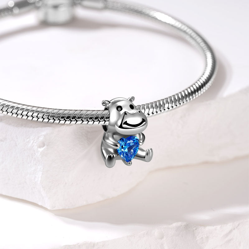 Gnoce Cute Hippo Embraces Heart Gem Charm_3