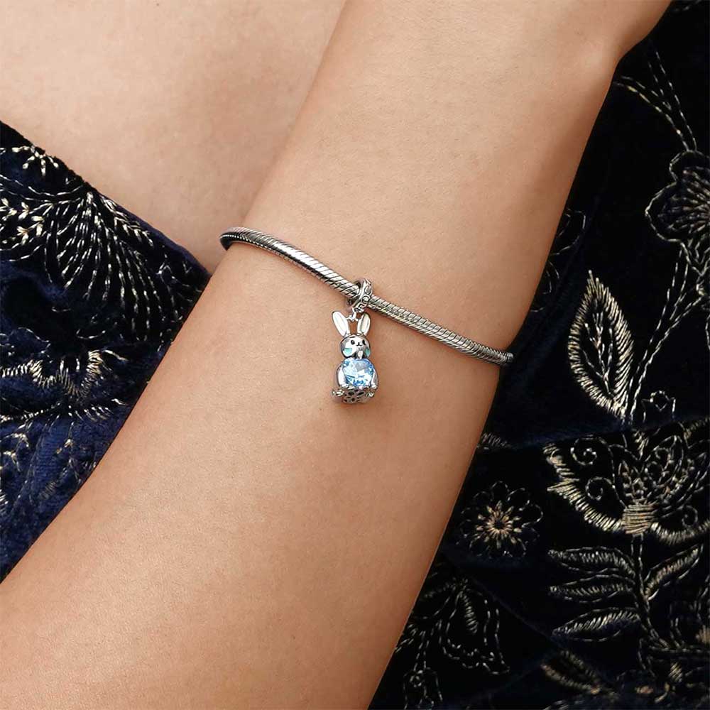 Gnoce Arctic Rabbit Embraces Heart Gem Pendant Dangle Charm_5