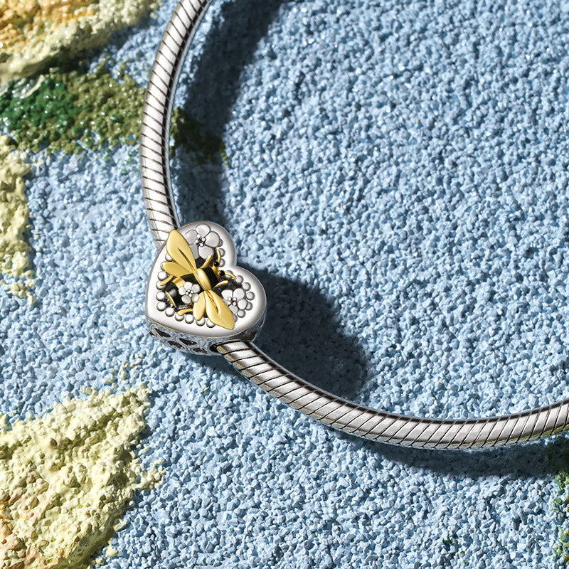 Gnoce Dancing Honey Bee Heart Charm_3