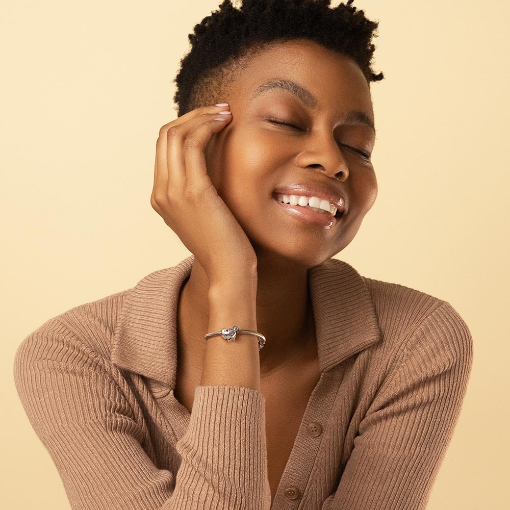 Gnoce "I Love My Family" 925 Sterling Silver Little Girl Hug A Heart Shape with Family Charm For Bracelet_3