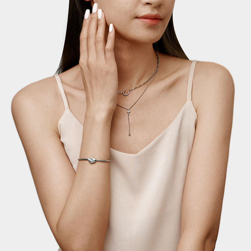 Gnoce Sparkling Handshake Charm_3