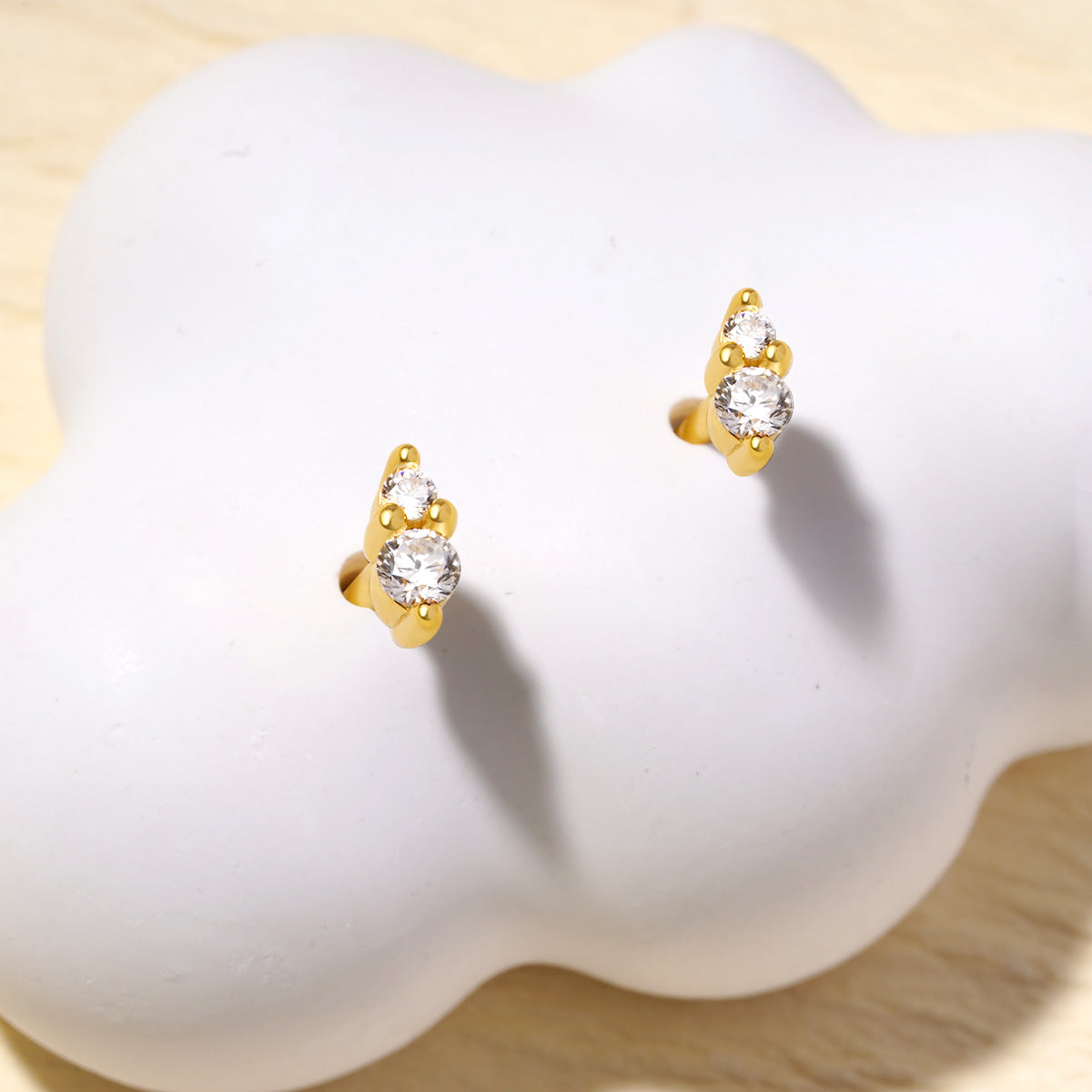 Gnoce Two Round Stone Stud Earrings_4