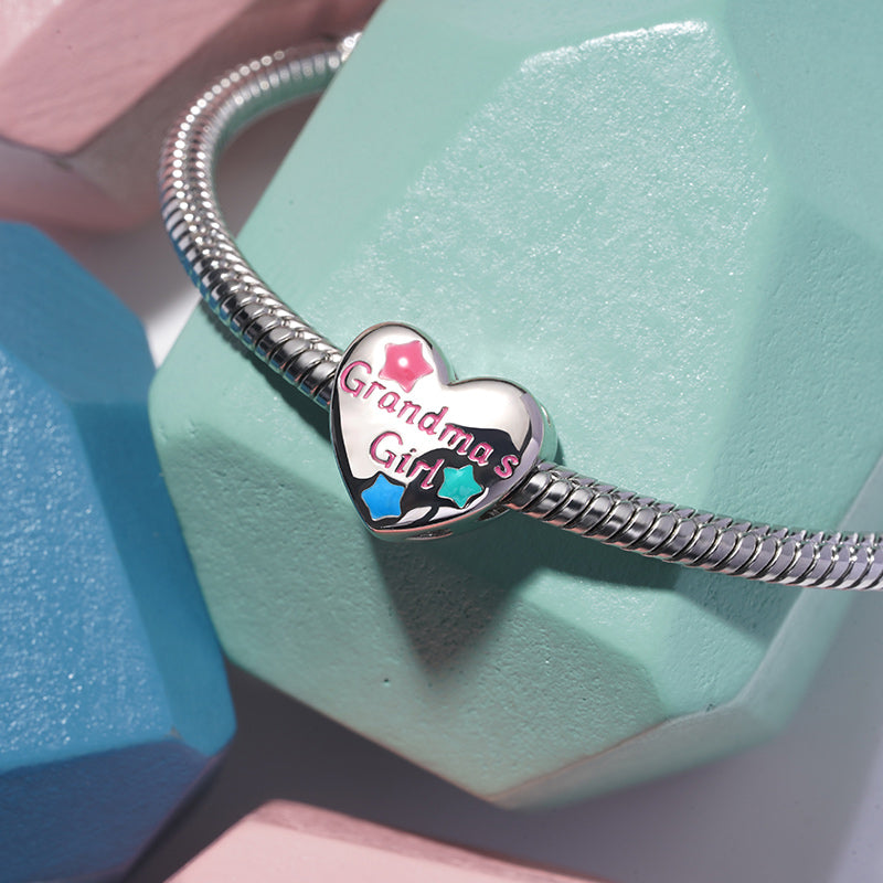 Gnoce Grandma's Girl Lettering Heart Charm_2