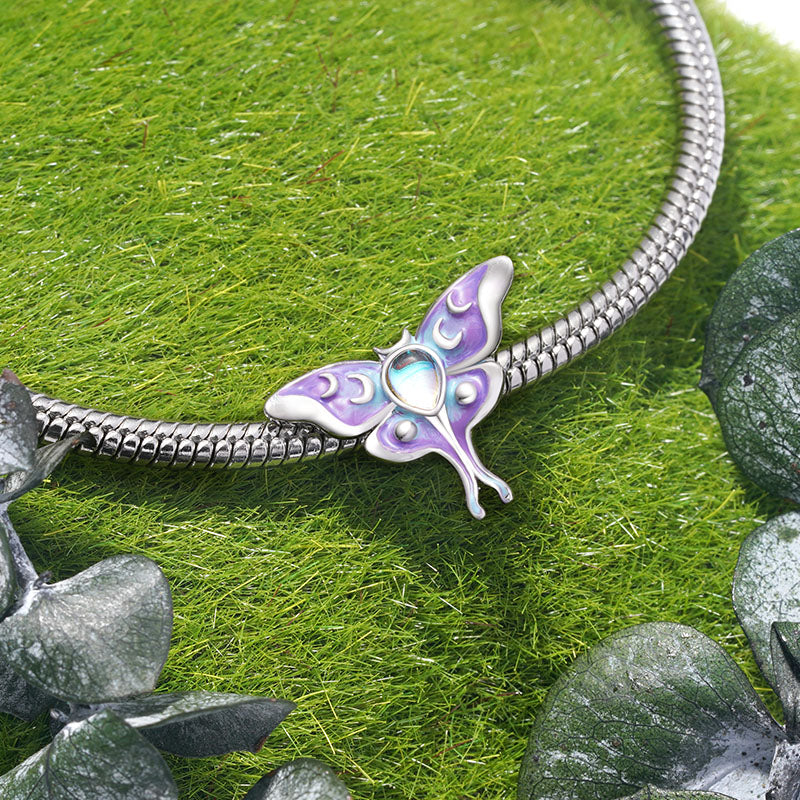 Gnoce Sparkling Moth Charm_3