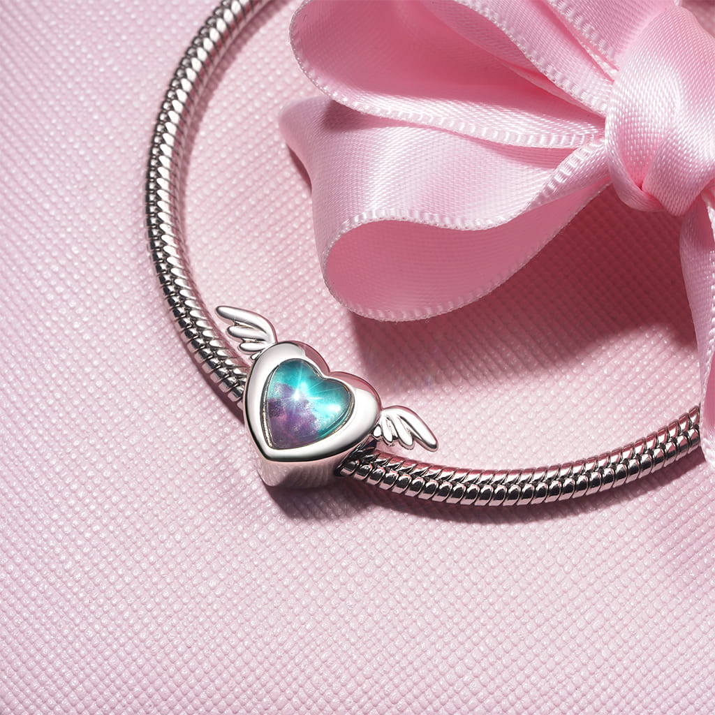 Gnoce "LOVE NEVER DIES" Wings of Love Glow-in-the-Dark Charm_4