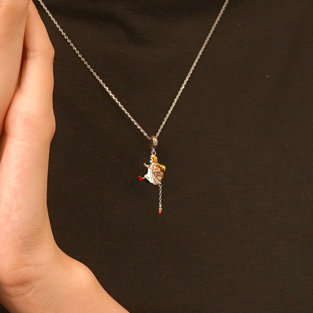 Gnoce The Wonderful Wizard of Oz Running Dorothy Pendant Dangle Charm_5