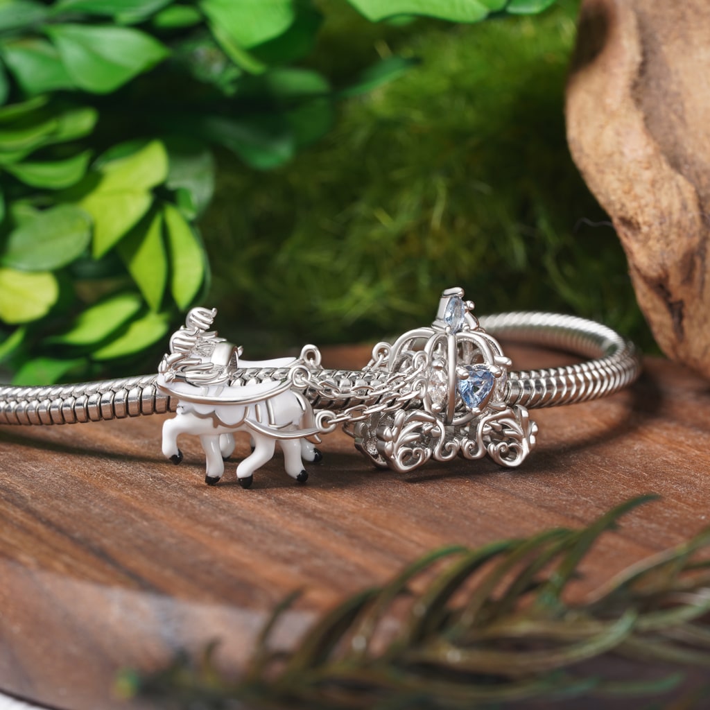 Gnoce White Horse Pumpkin Carriage Charm_3
