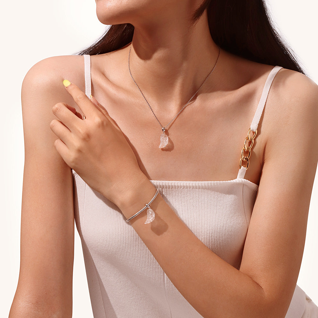 Gnoce Natural Clear Crystal Wings Pendant Dangle Charm_4