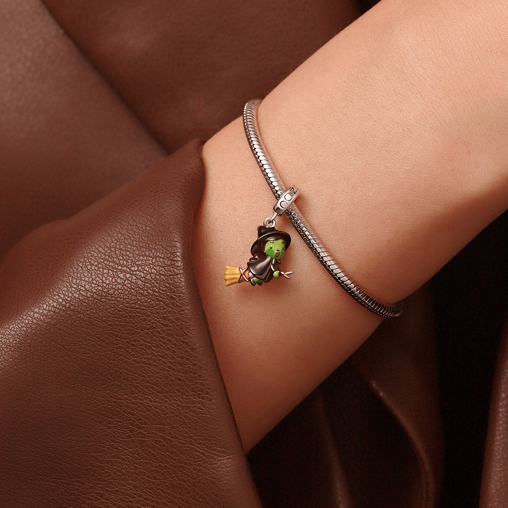 Gnoce Wicked Elphaba on Broom Flying Pendant Dangle Charm_6