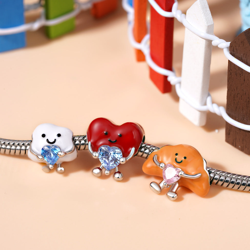 Gnoce Fun Red Heart Embraces Love Charm_4