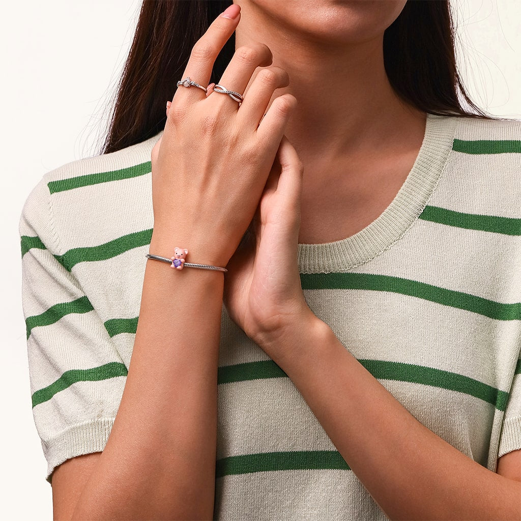 Gnoce Little Pig Embraces Love Charm_6