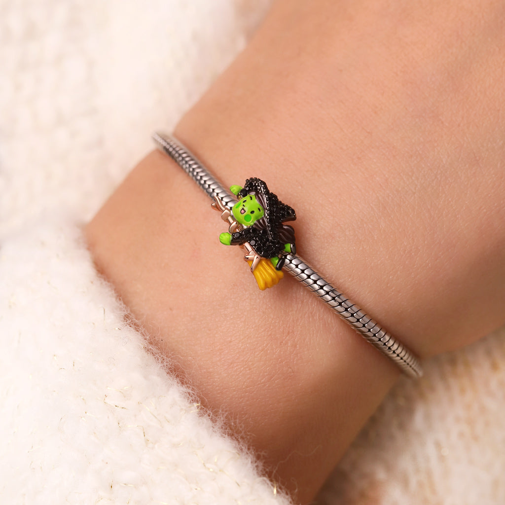 Gnoce Wicked Elphaba Flying On a Broom Charm with Diamond_5