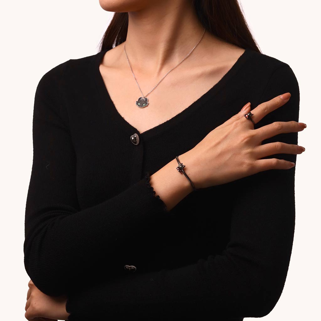 Gnoce How to Train Your Dragon Toothless Embraces Heart Charm_6