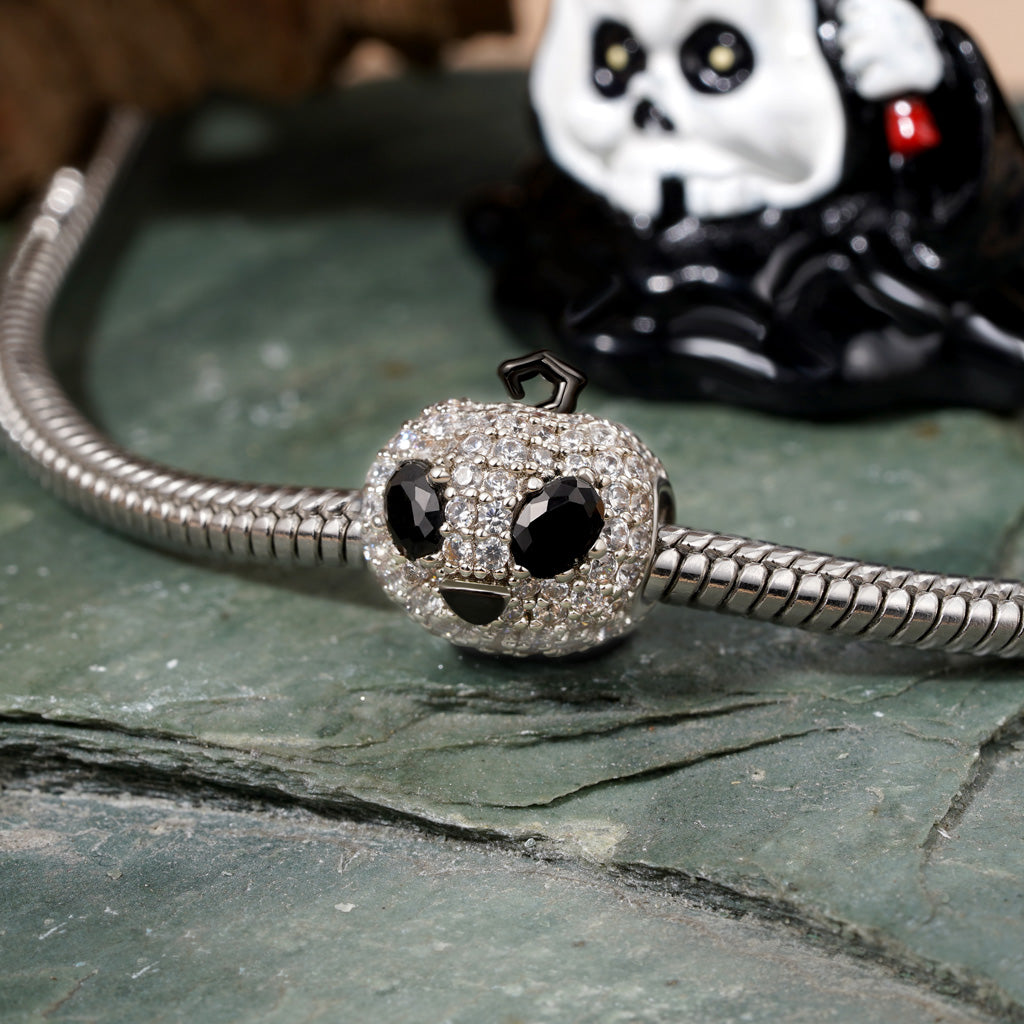 Gnoce Pave Diamond Pumpkin Alien Face Charm_3