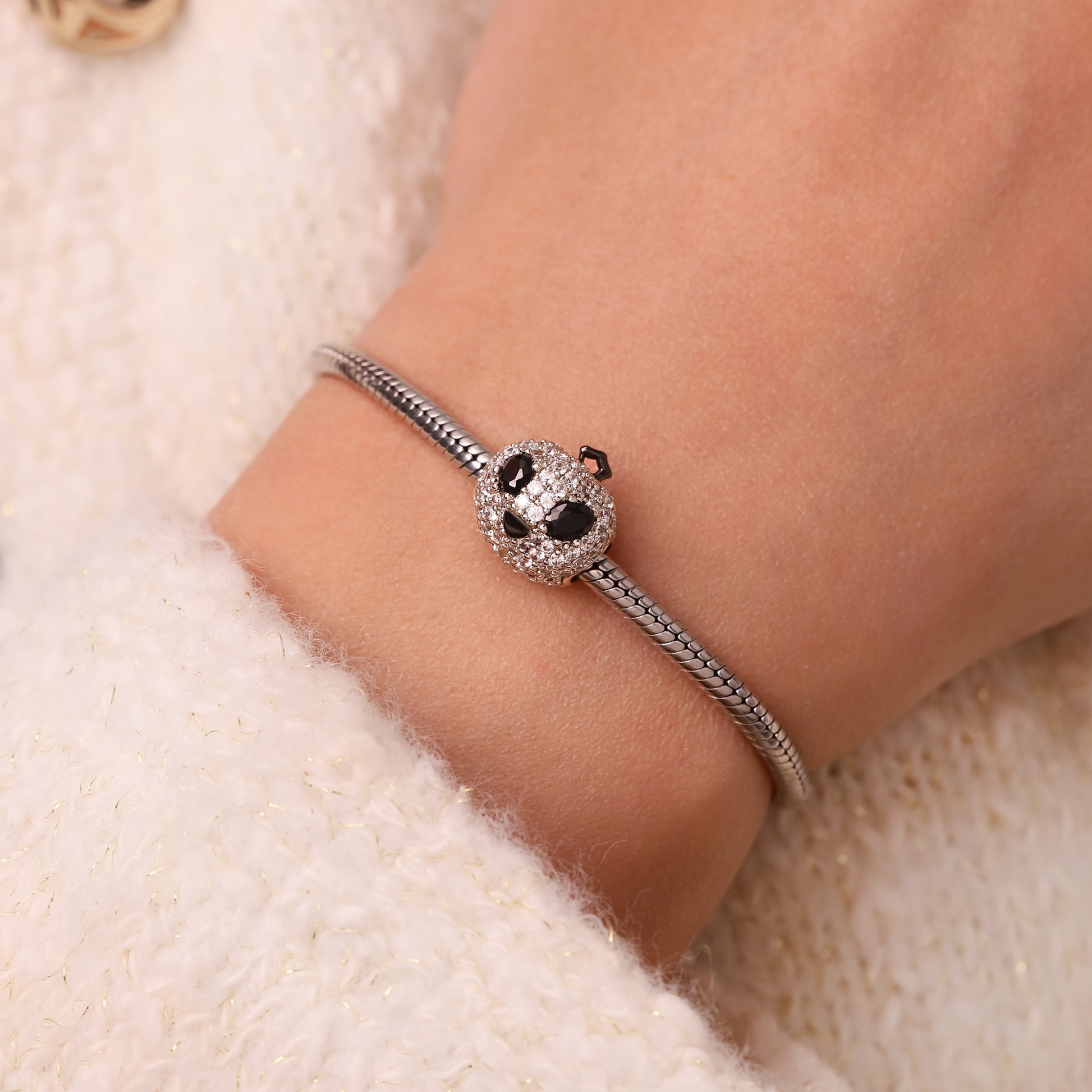 Gnoce Pave Diamond Pumpkin Alien Face Charm_5