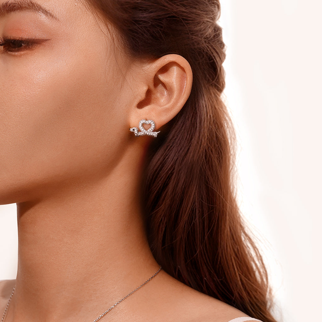 Gnoce Dachshund Heart Diamond Stud Earrings_4