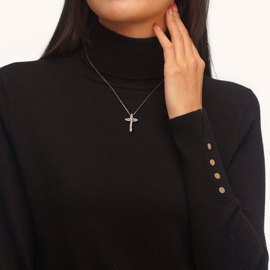 Gnoce Retro Diamonds Cross Necklace_6