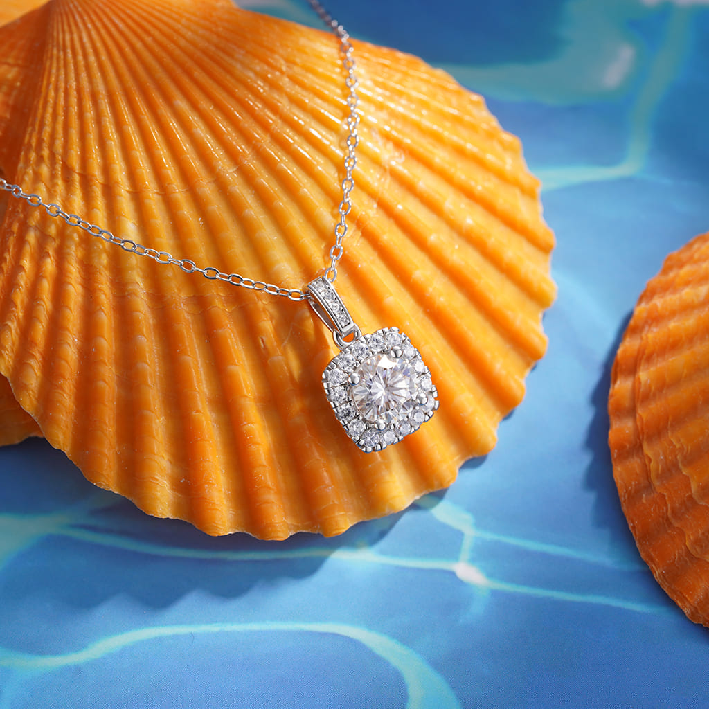 Gnoce Classic Cushion Halo 925S & VVS Moissanite Necklace_5