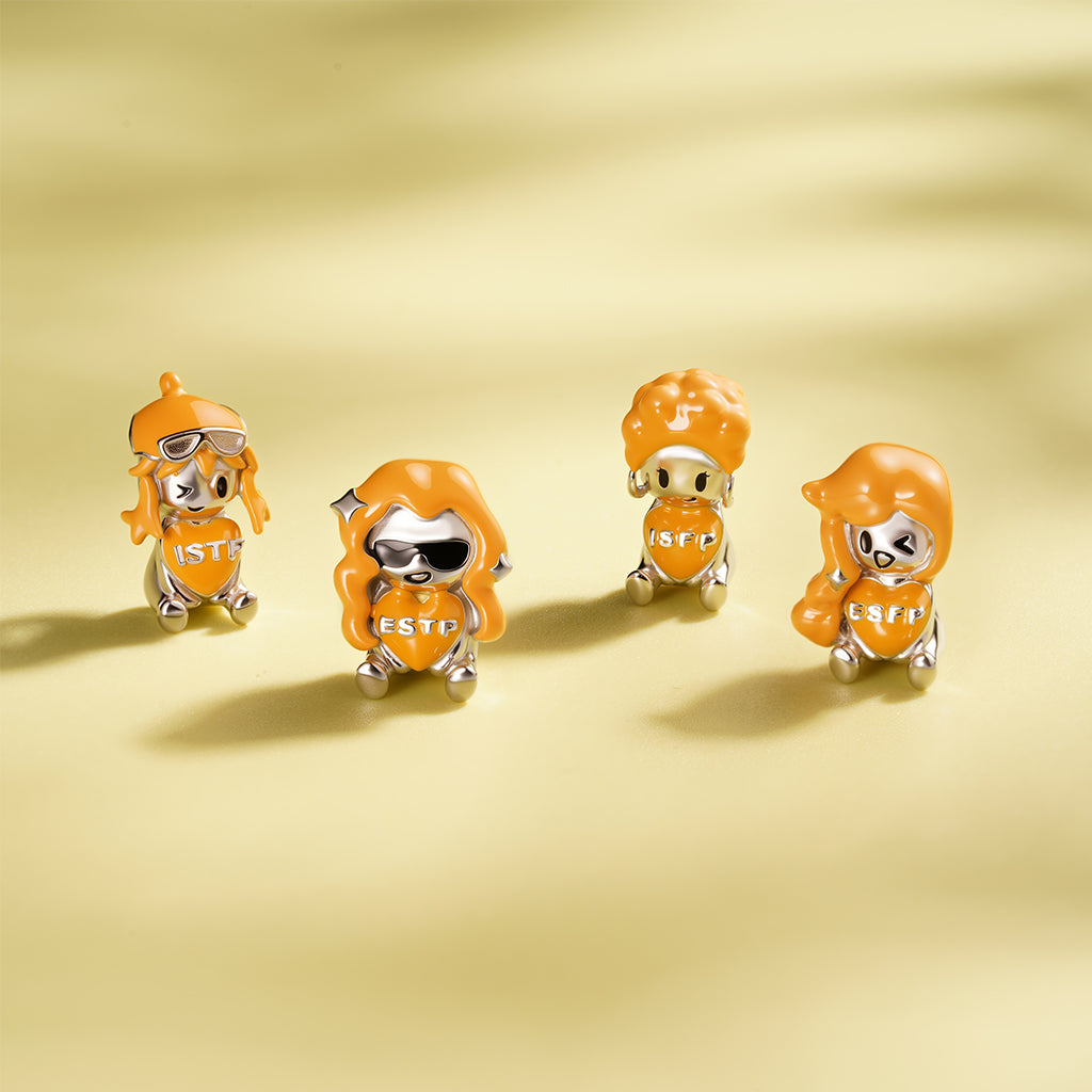 Gnoce MBTI ISTP Personality Type Embraces Love Charm_4