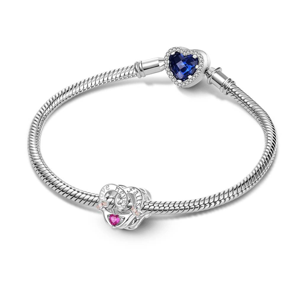 Gnoce "Love Never Fails" Hand Love Charm_3